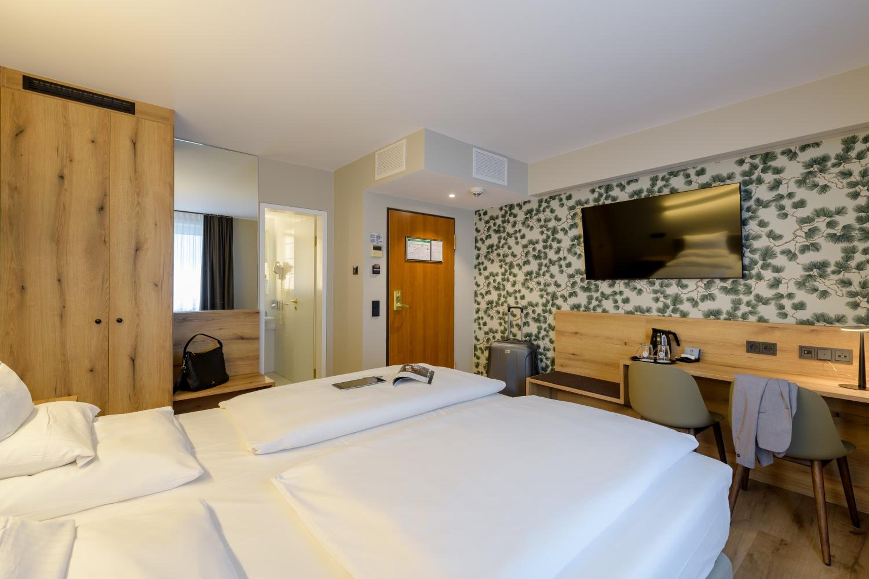 Standard Double Room - Photo 6