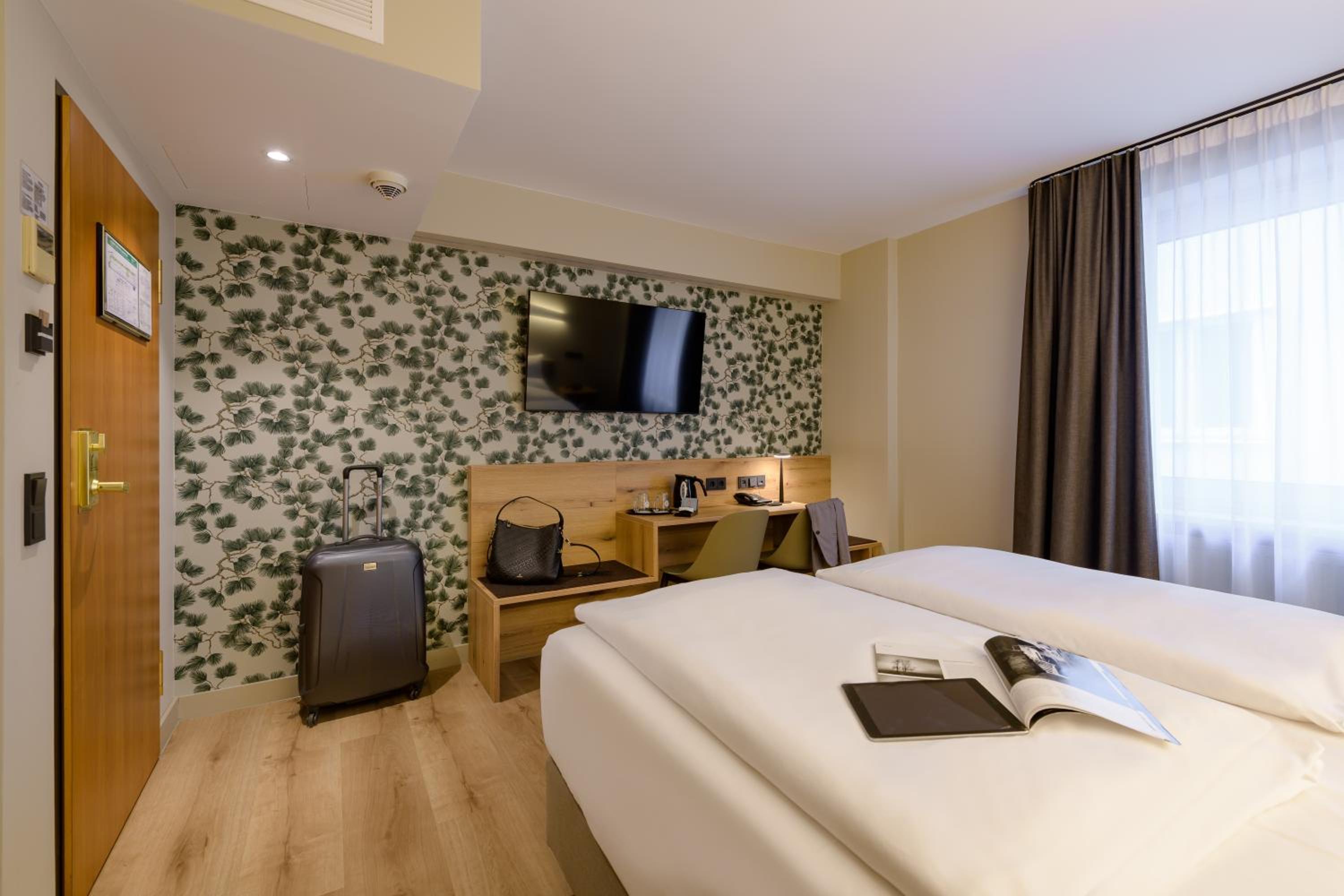 Standard Double Room - Photo 7