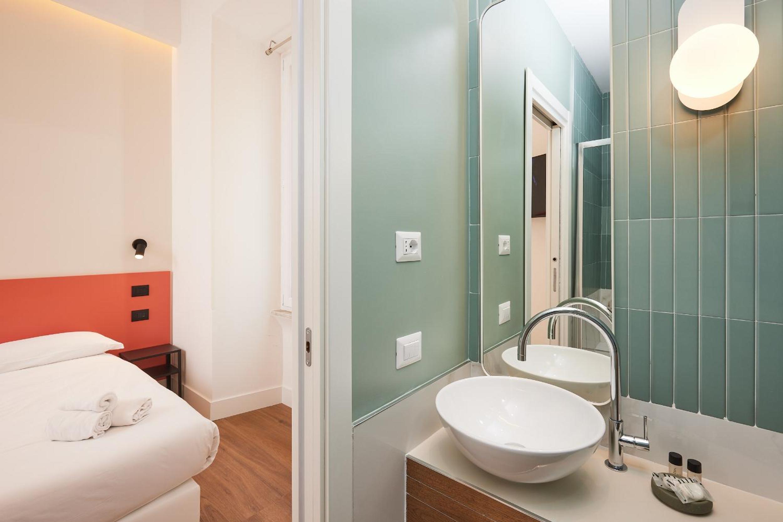 Small Deluxe Room photo 3