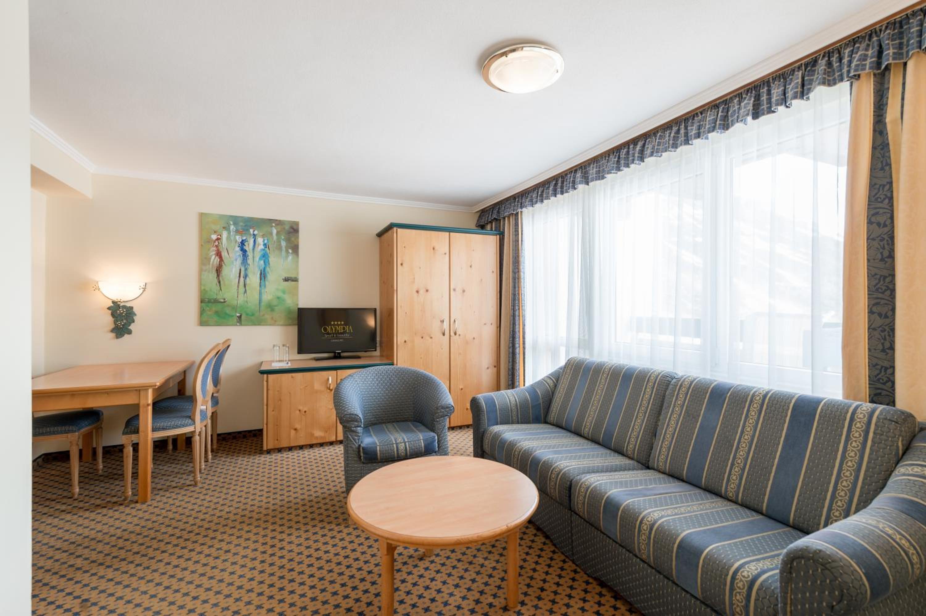 Suite with Mountain View photo 2