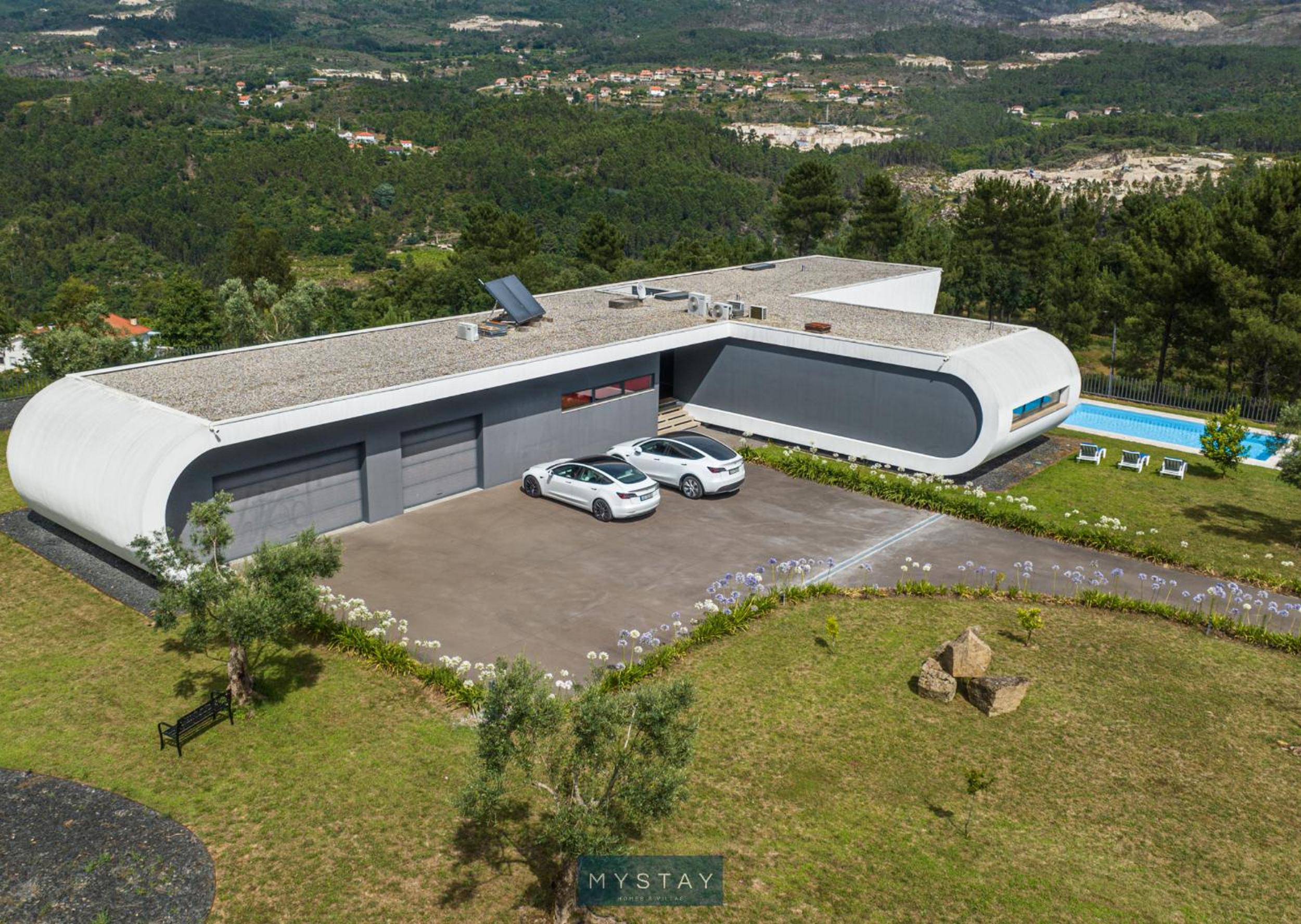 Four-Bedroom Vacation Home photo 2