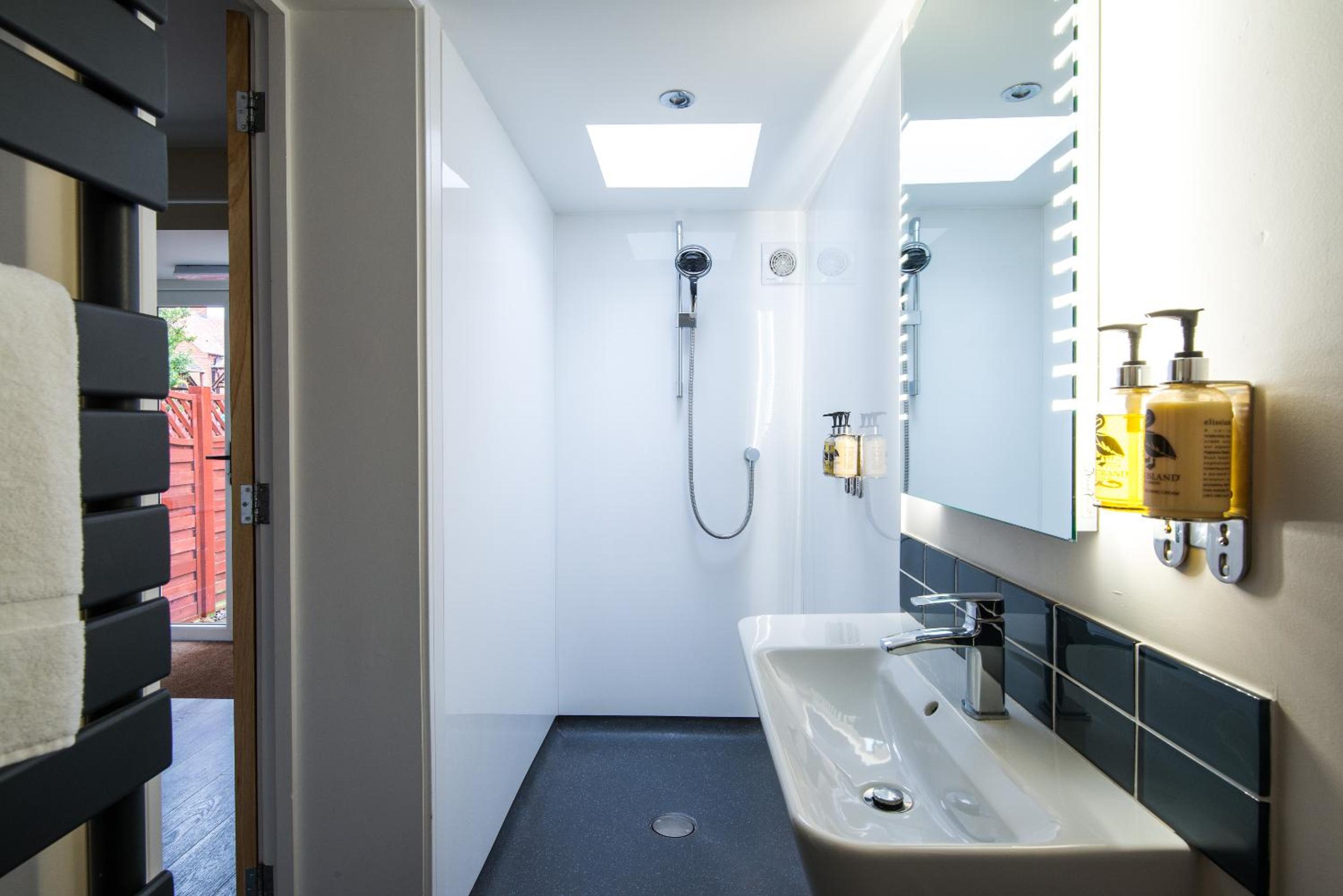 Superior Double or Twin Room with Garden View photo 3