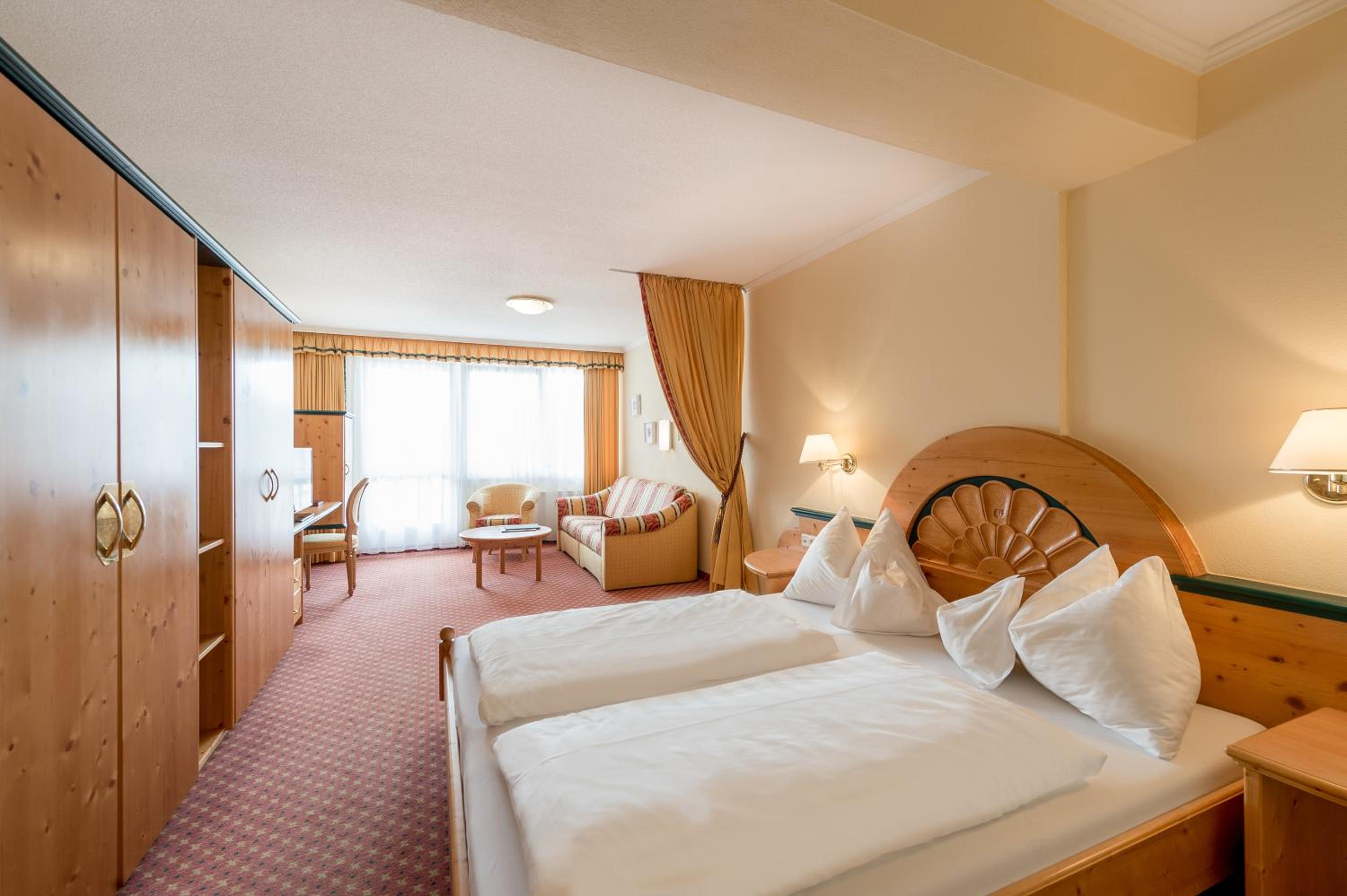 Junior Suite with Mountain View photo 2