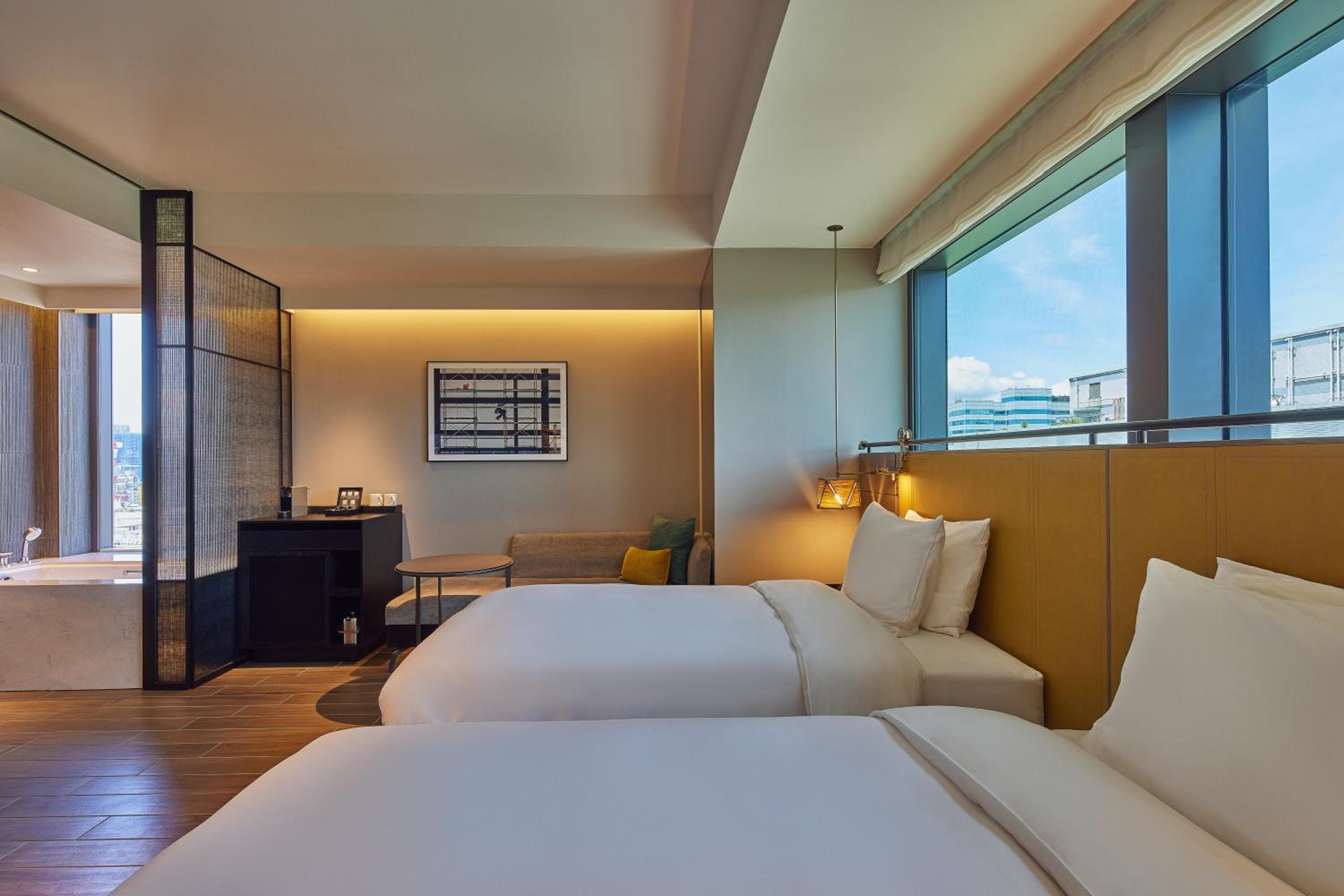 Corner Twin Room