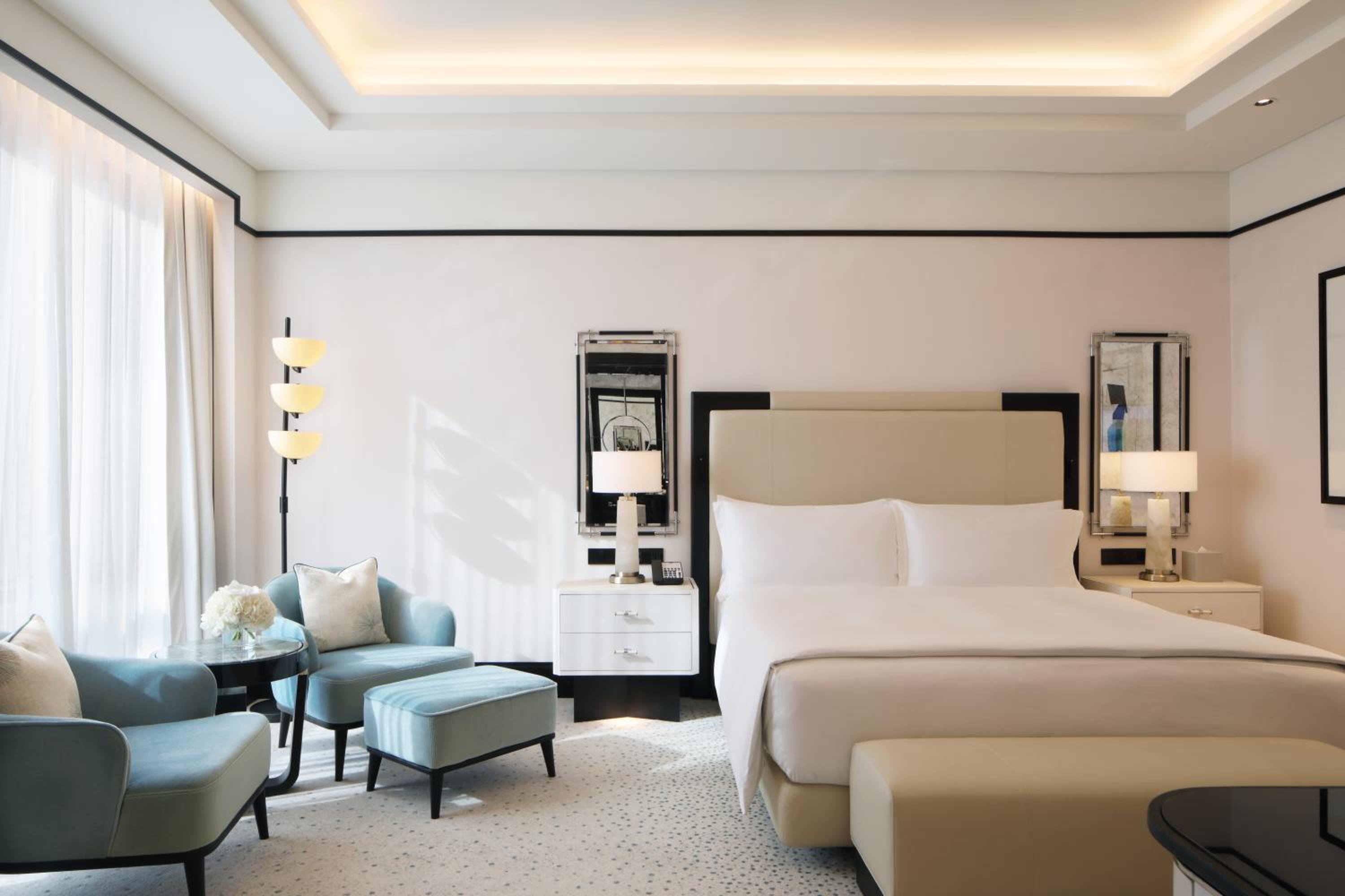Deluxe King Room - Photo 2