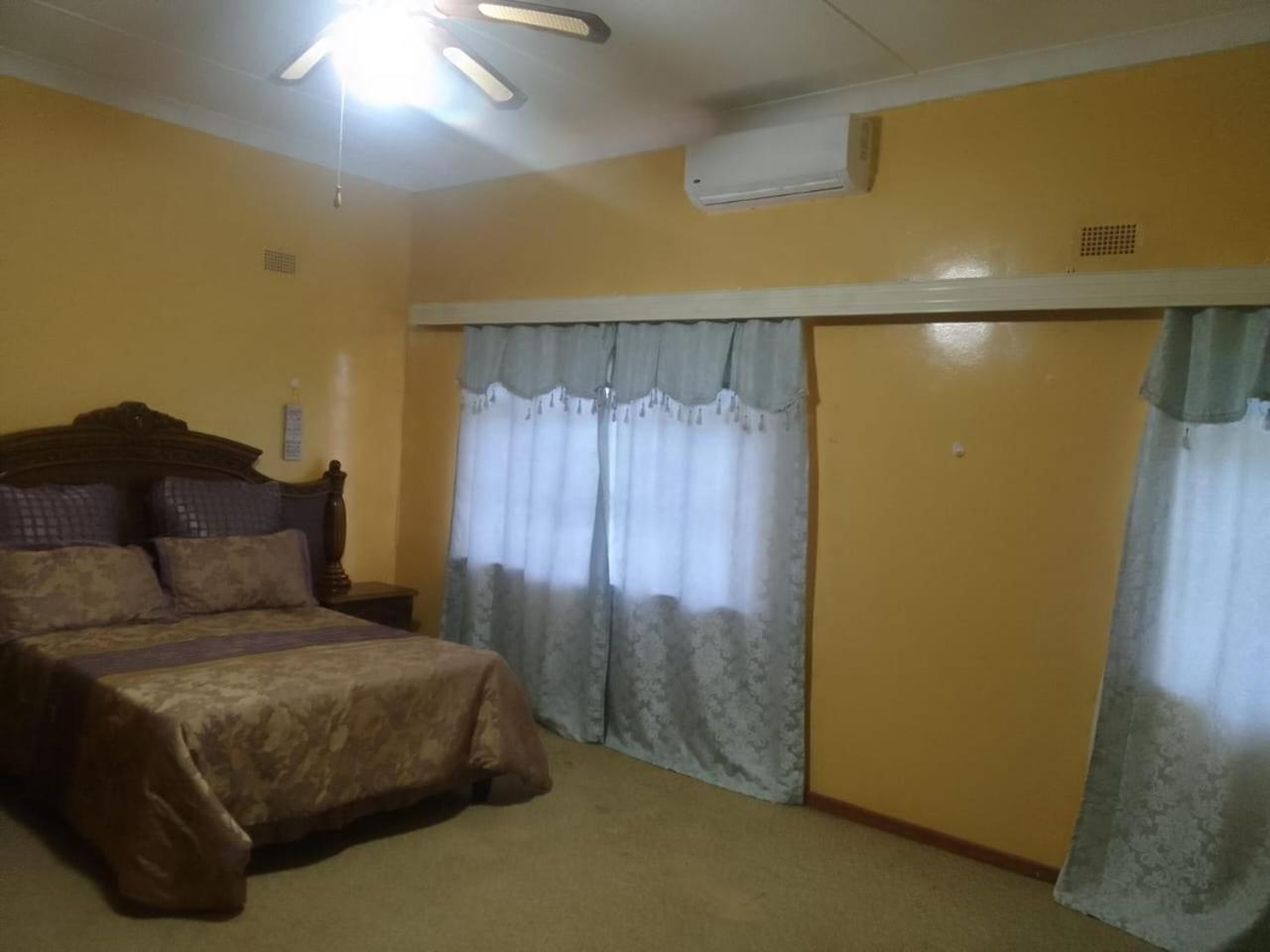 One-Bedroom Apartment photo 3