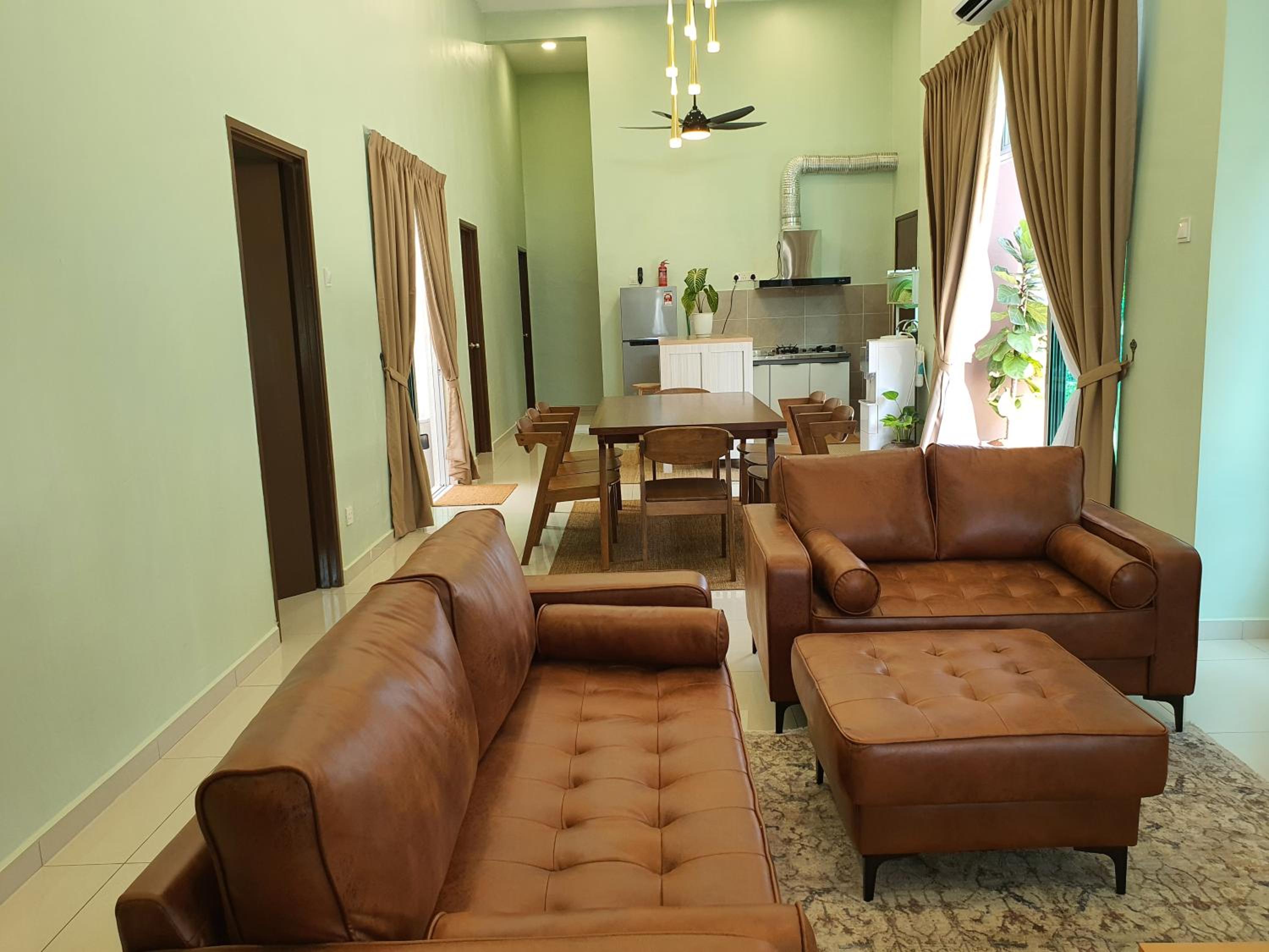 Four-Bedroom House photo 1
