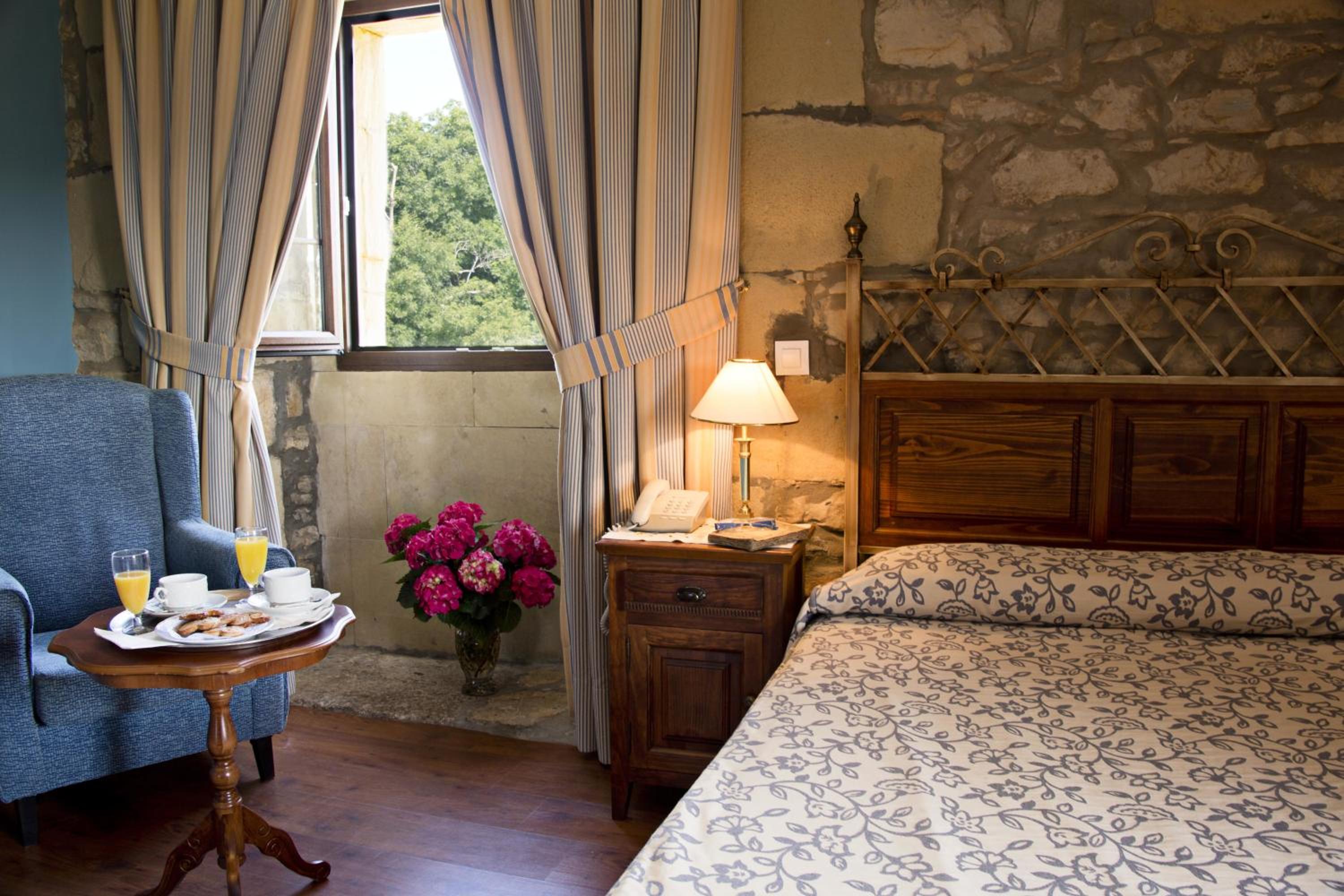 Double or Twin Room - Photo 8