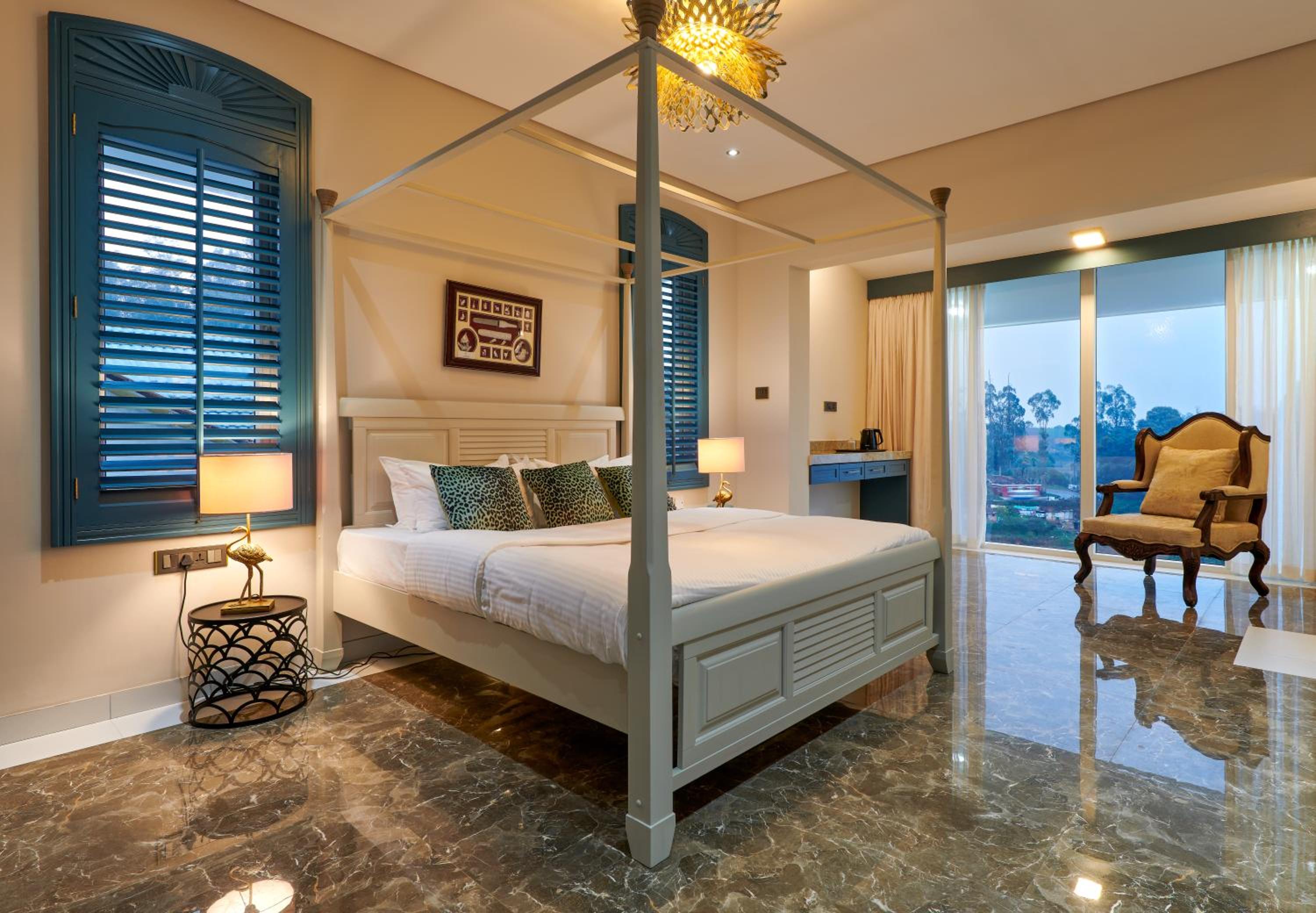 Deluxe King Room - Photo 1
