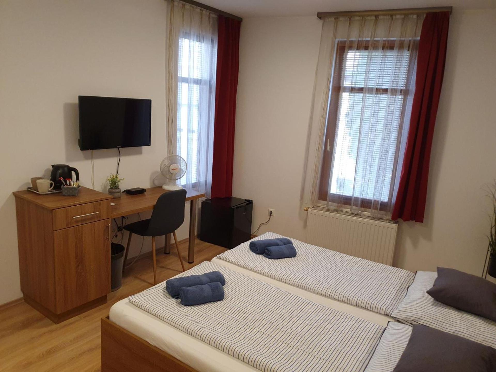 Double or Twin Room photo 2
