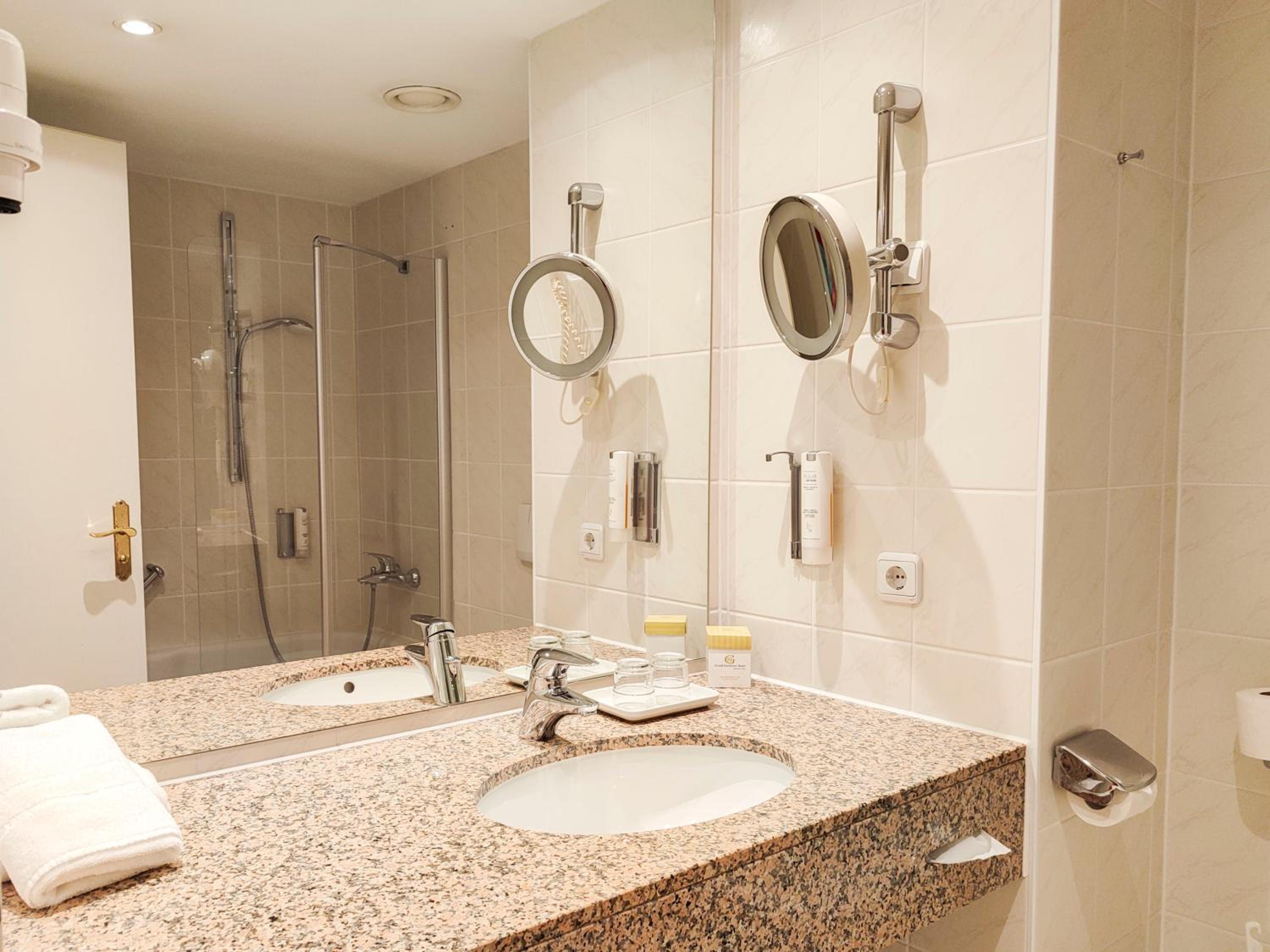 Executive King Room - Photo 5