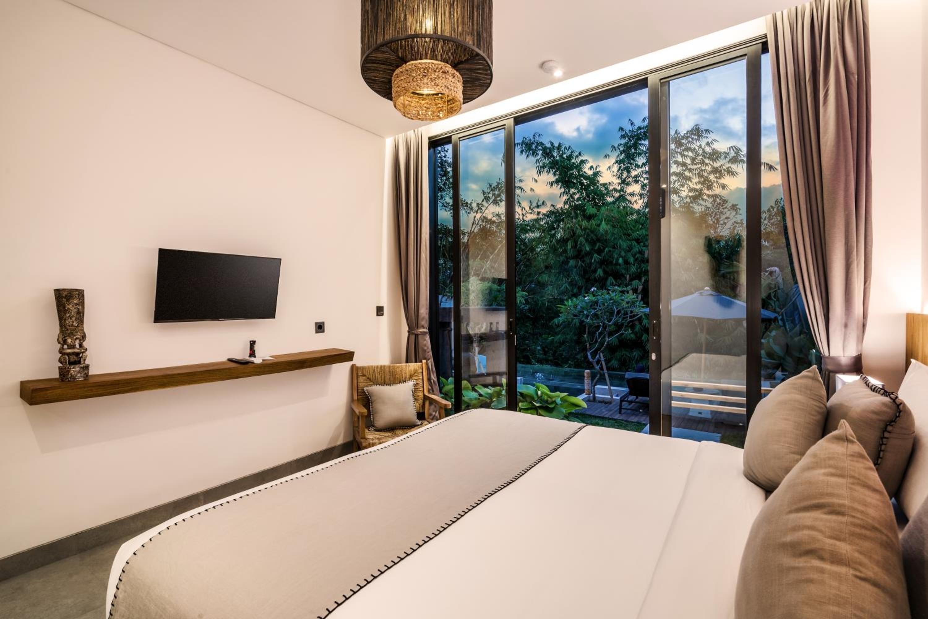 Two-Bedroom Villa - Photo 14