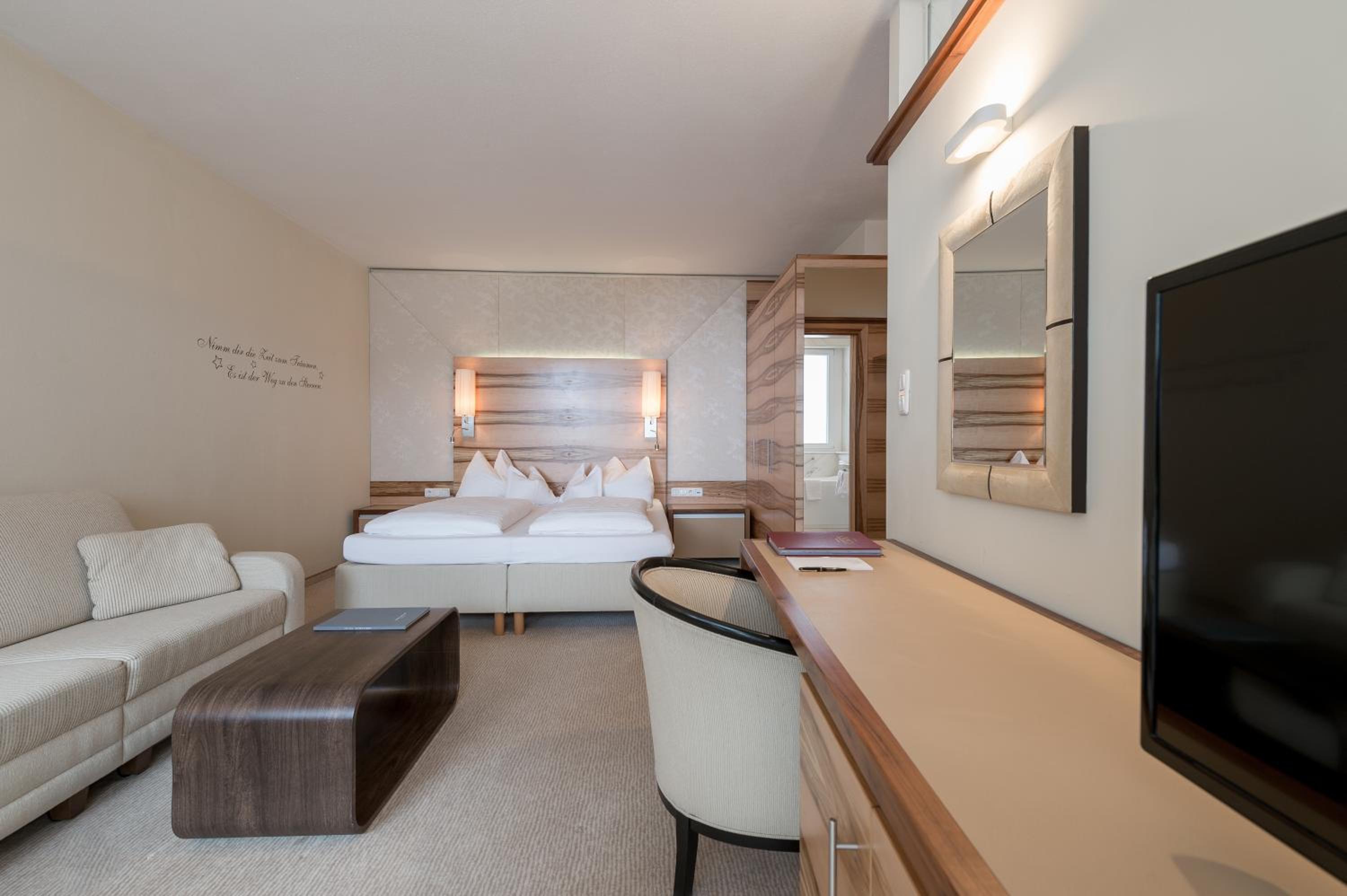 Superior Double Room with Balcony photo 1