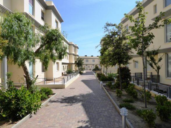 Apartment with Terrace. photo 3