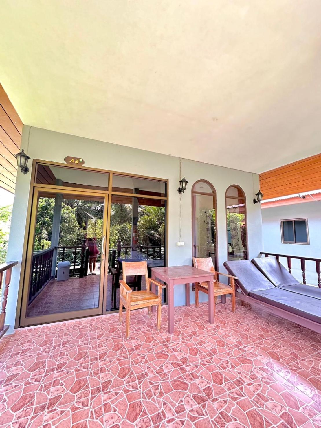 Standard Family Room - Photo 5