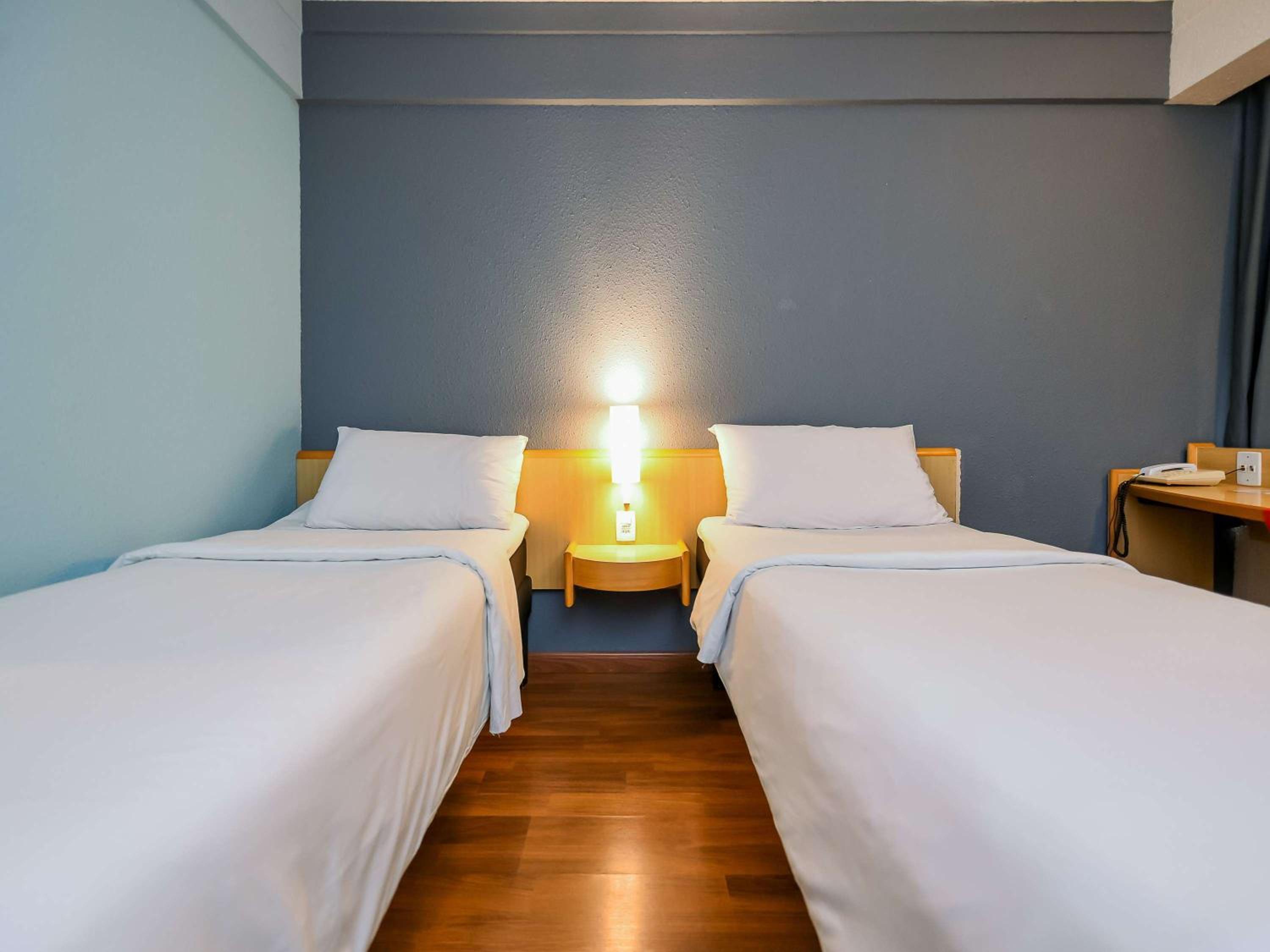Standard Twin Room - Photo 2