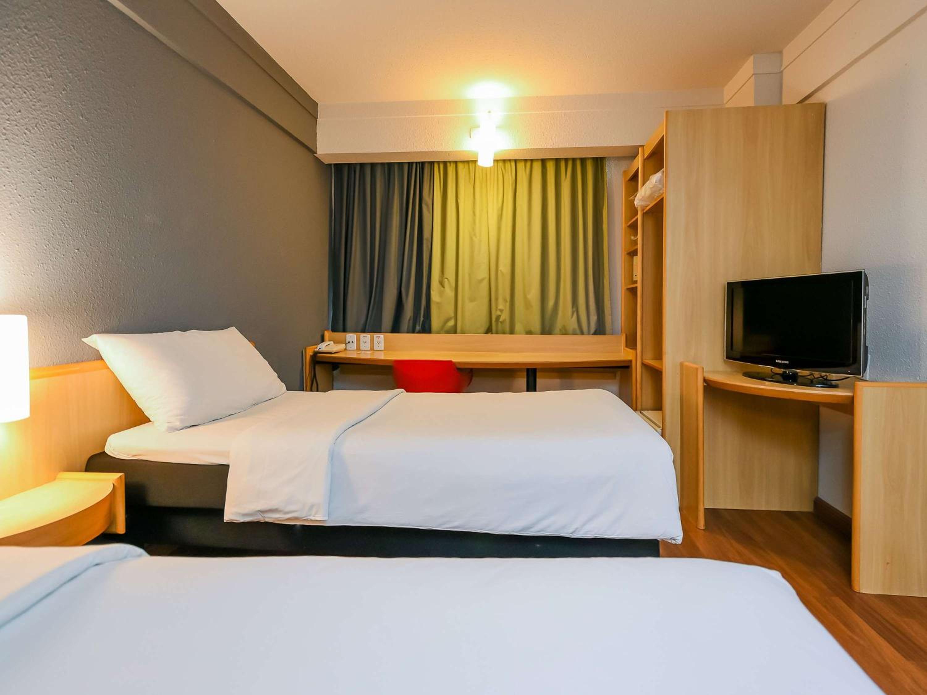 Standard Twin Room - Photo 3