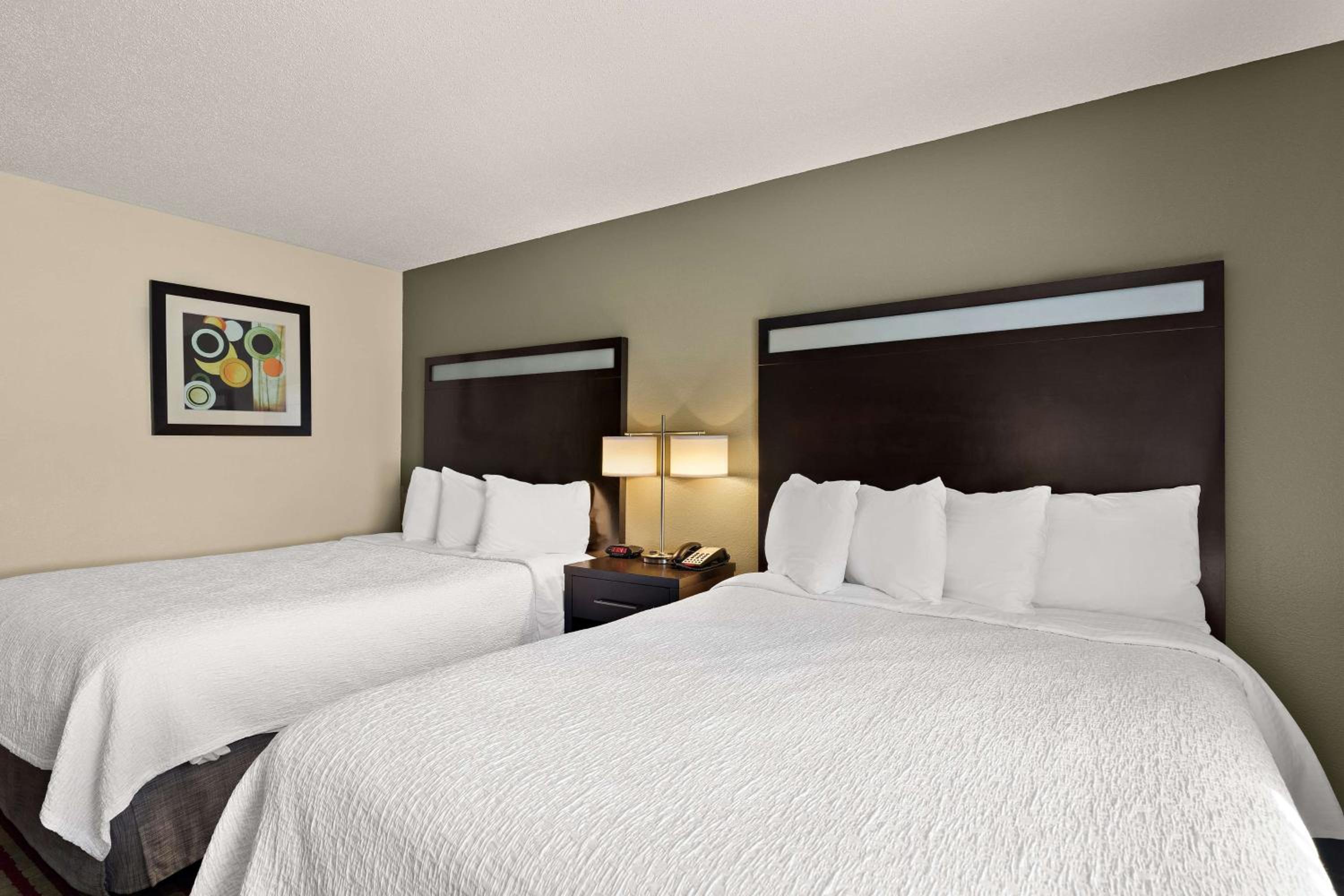 Queen Room with Two Queen Beds - Non-Smoking - Photo 1