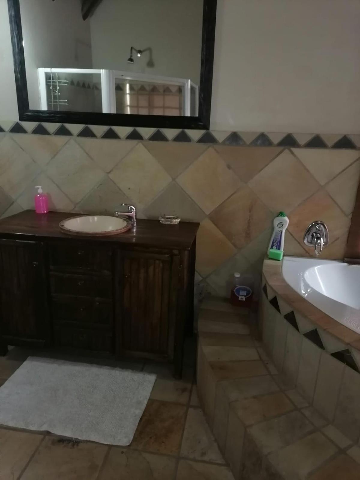 Double Room with Spa Bath photo 2