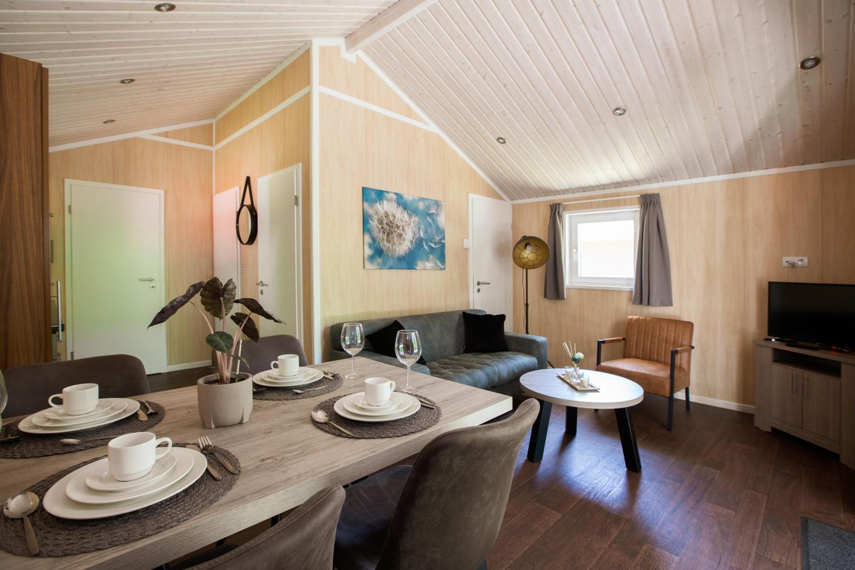 Two-Bedroom House photo 3