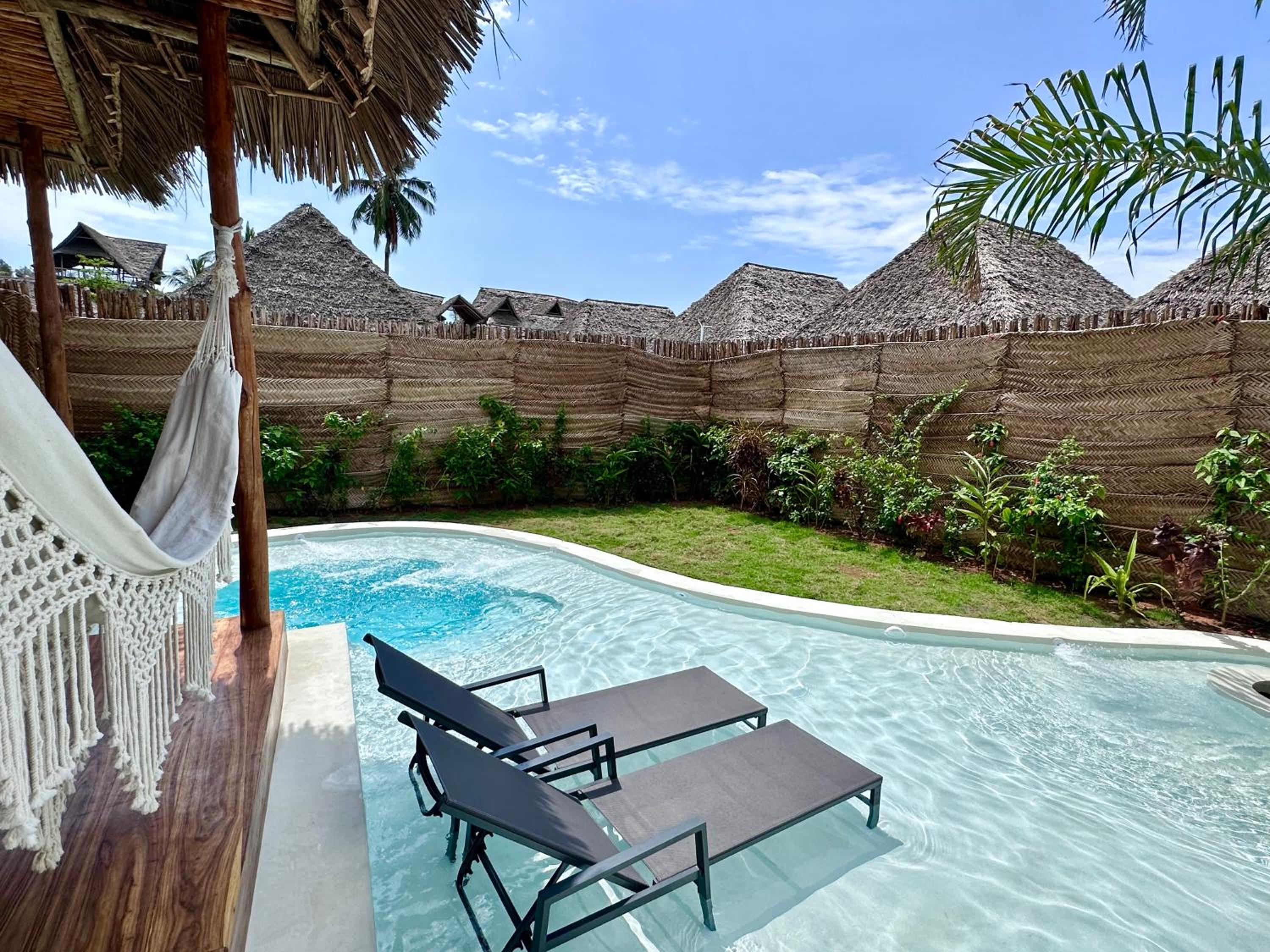 Villa with Private Pool - Photo 5