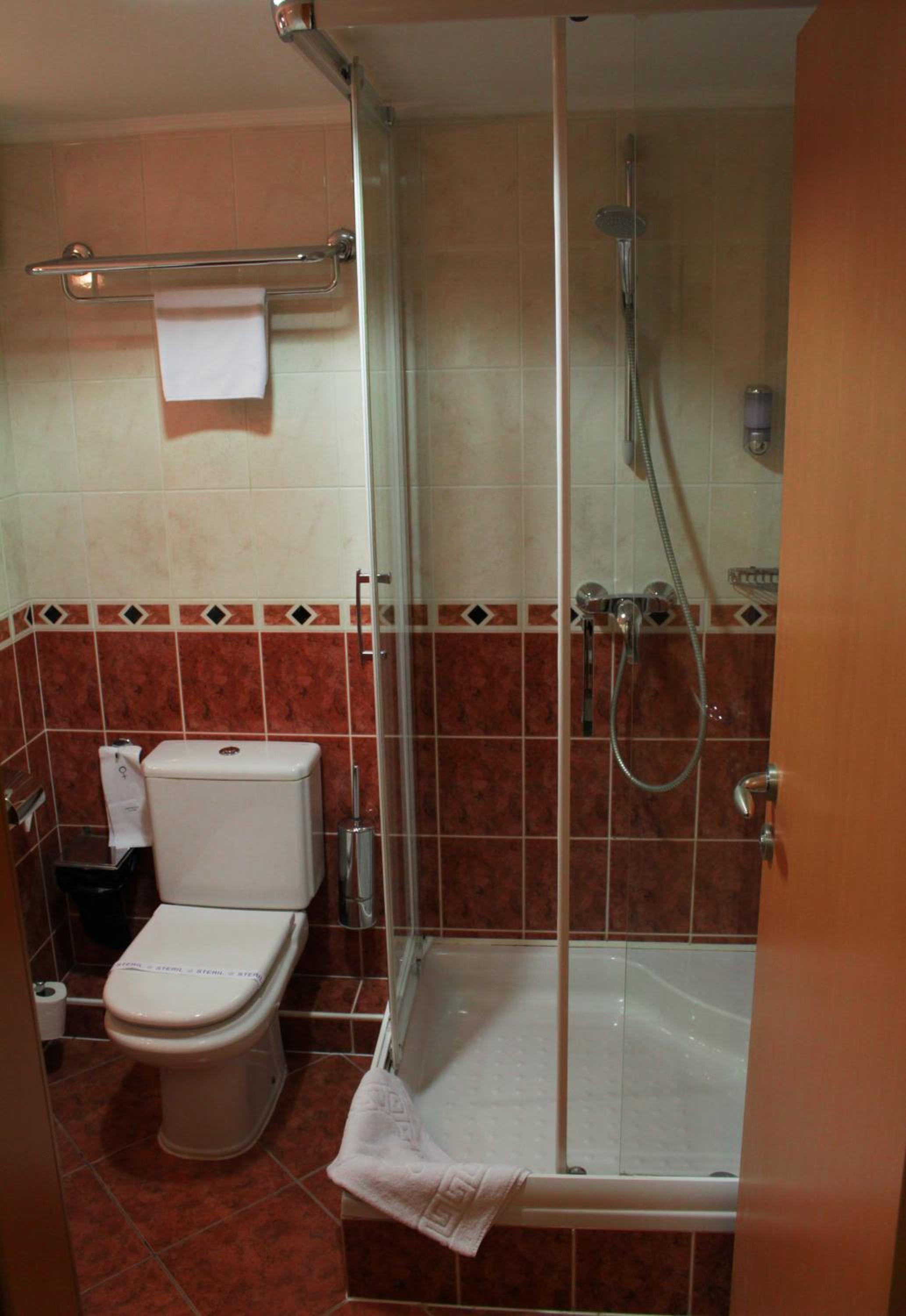 Standard Double Room - Photo 2