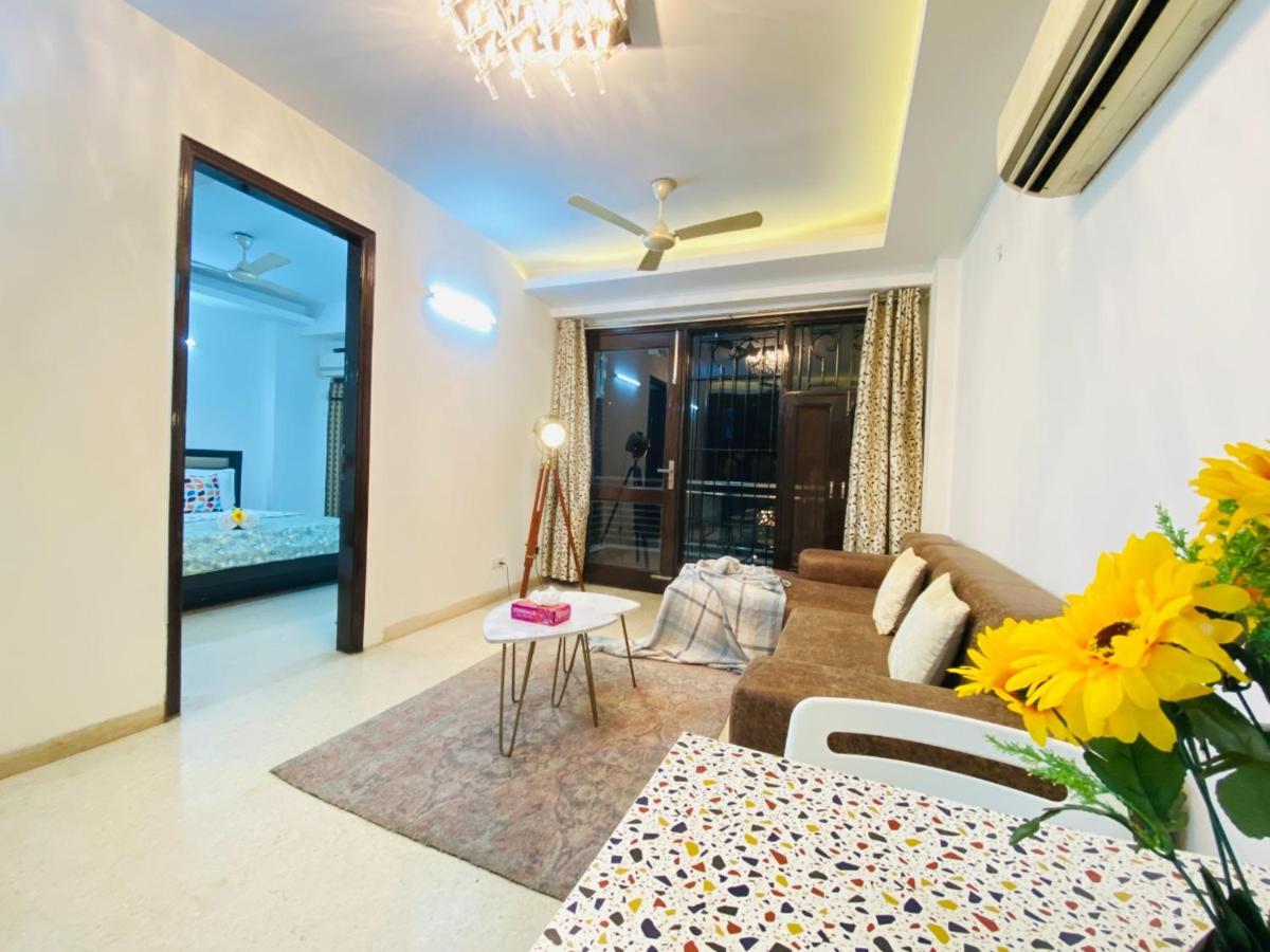 Premier One-Bedroom Apartment