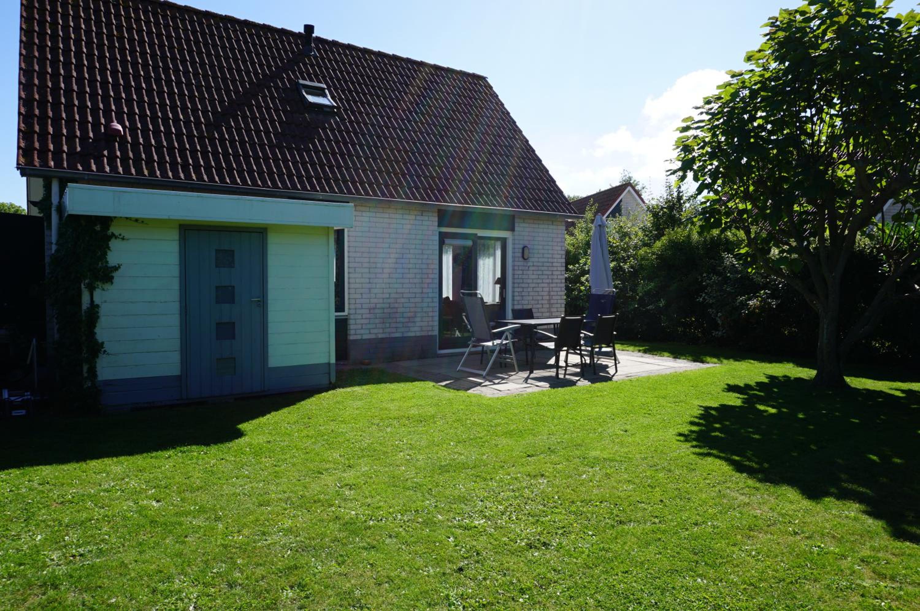 Three-Bedroom House photo 2