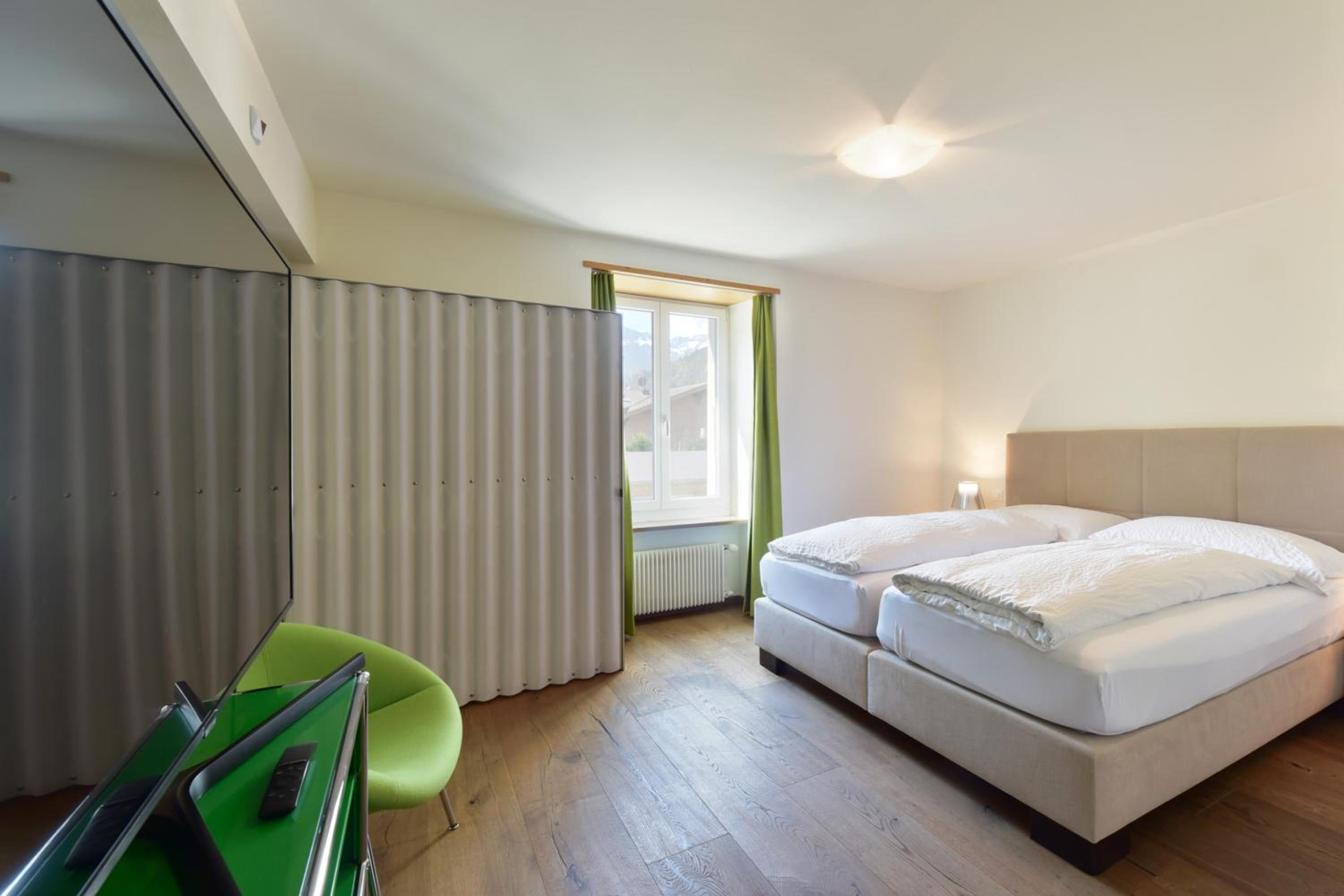 One-Bedroom Apartment - Photo 1