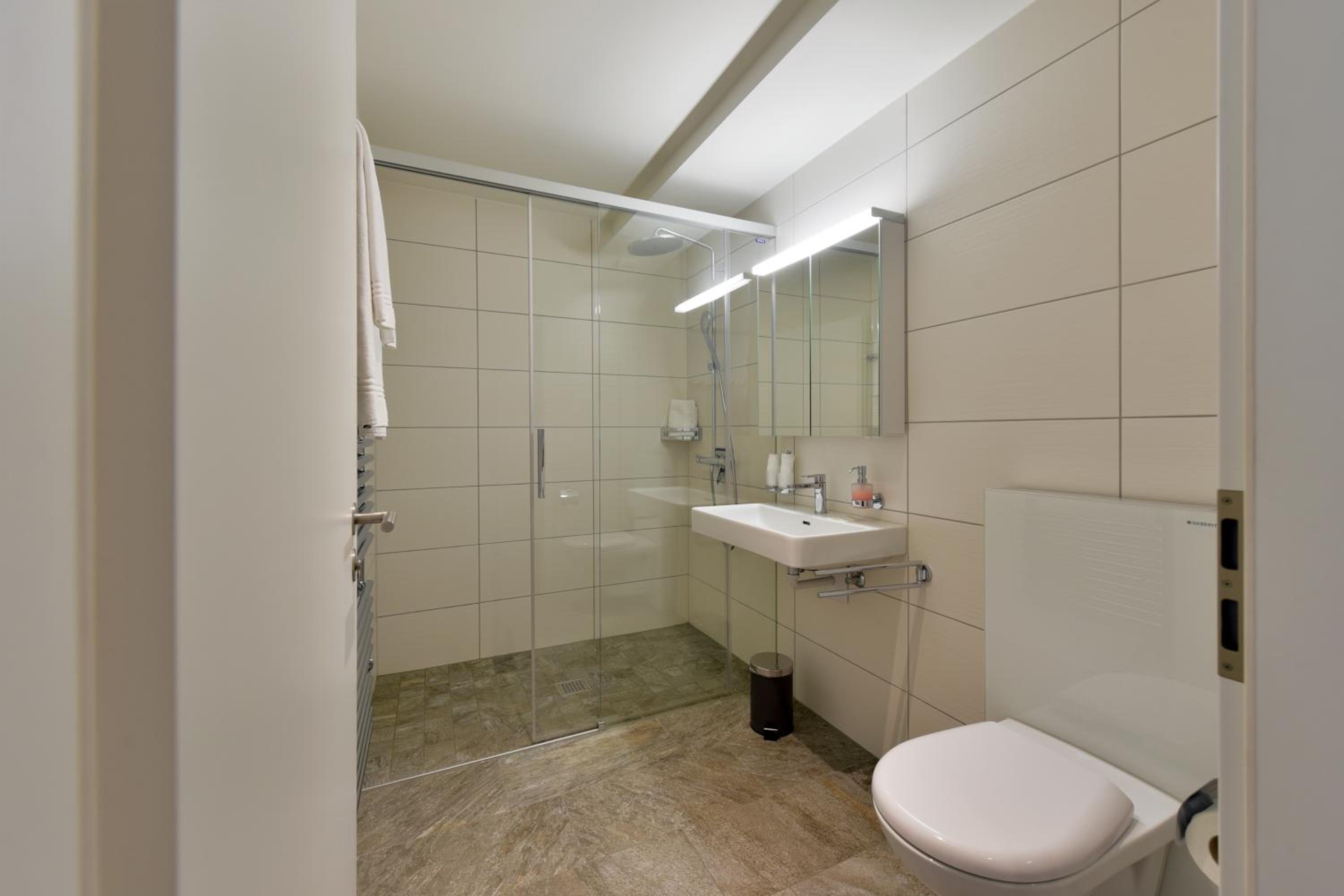 One-Bedroom Apartment - Photo 8