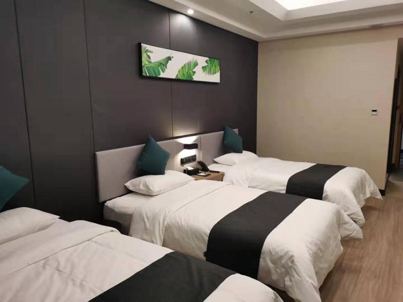Deluxe Triple Room photo 1