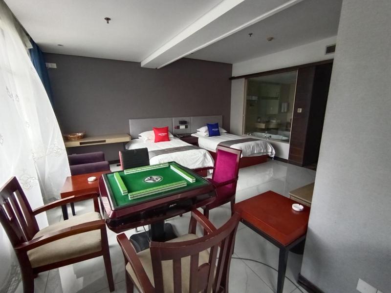 Single Room With Mahjong 
