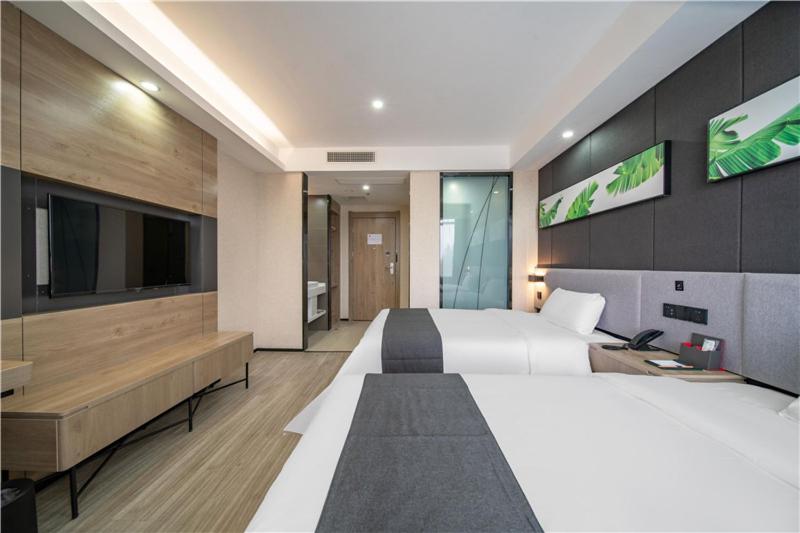 Selected Triple Room photo 3