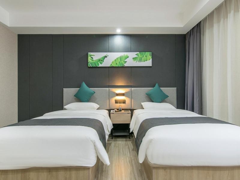 Premium Twin Room photo 2