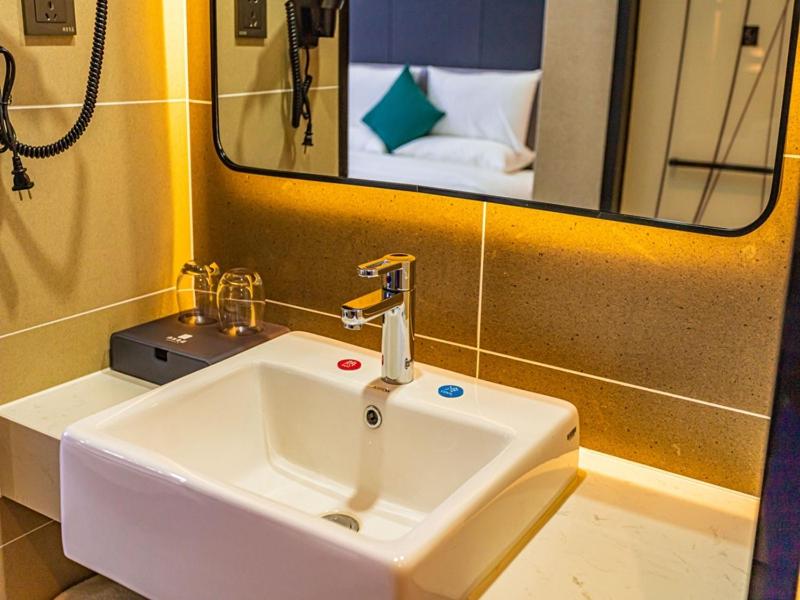 Business Twin Room photo 2
