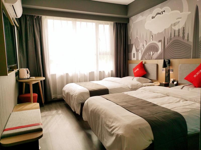 Business Twin Room photo 3