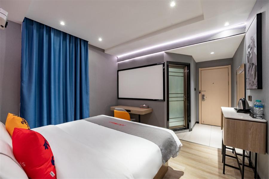 Quiet Double Room With Cinema