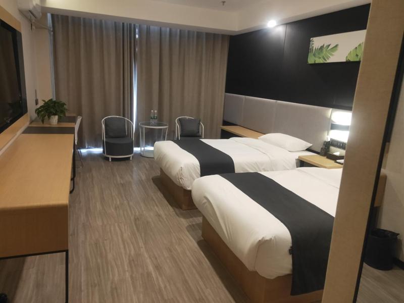 Business Twin Room photo 3