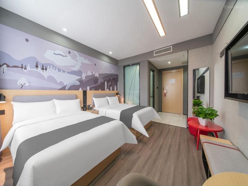 Deluxe Business Room photo 2