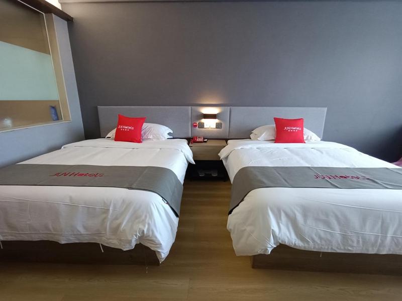 Selected Twin Room photo 3