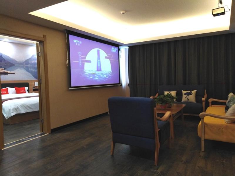 Business Suite photo 3