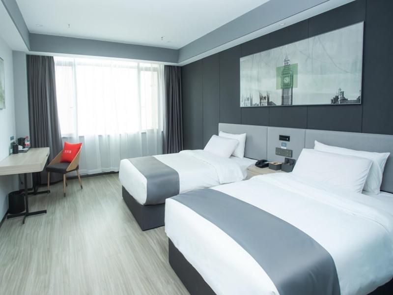 Premium Twin Room photo 2