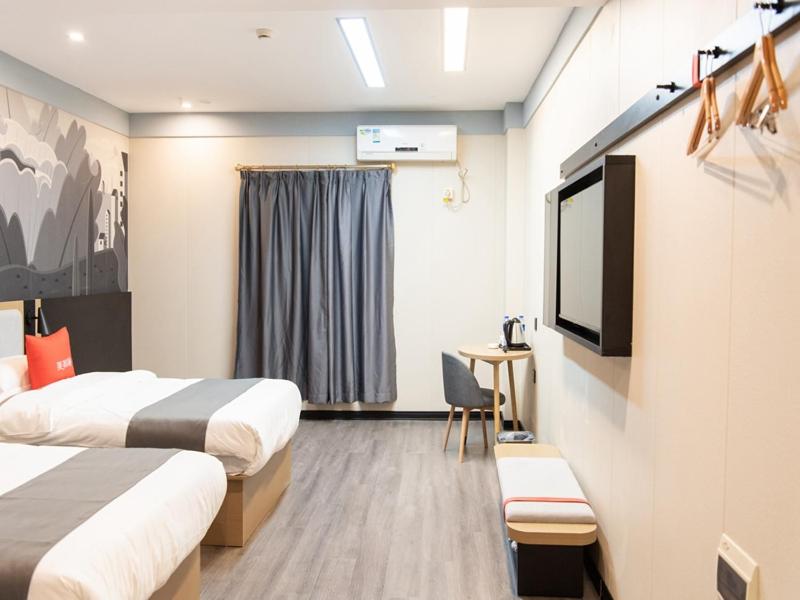Business Twin Room Without Window photo 3