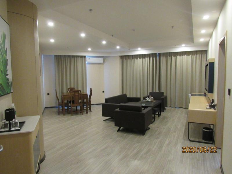 Business Suite photo 3