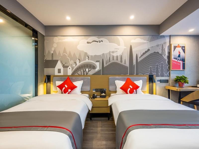 Premium Twin Room photo 3