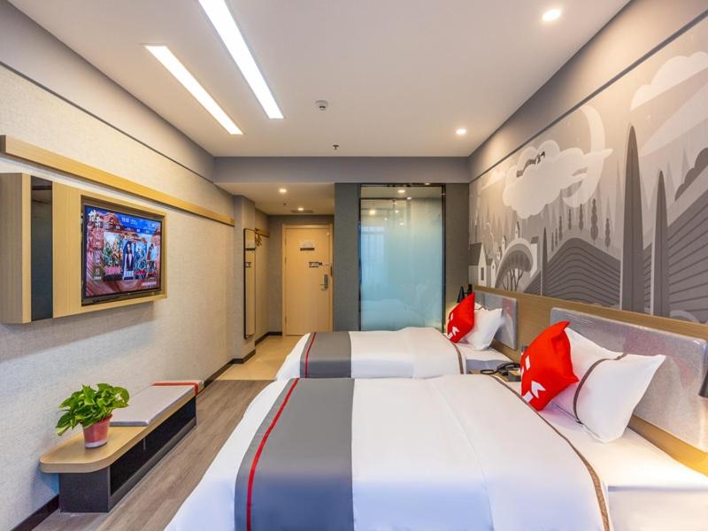Premium Twin Room photo 2