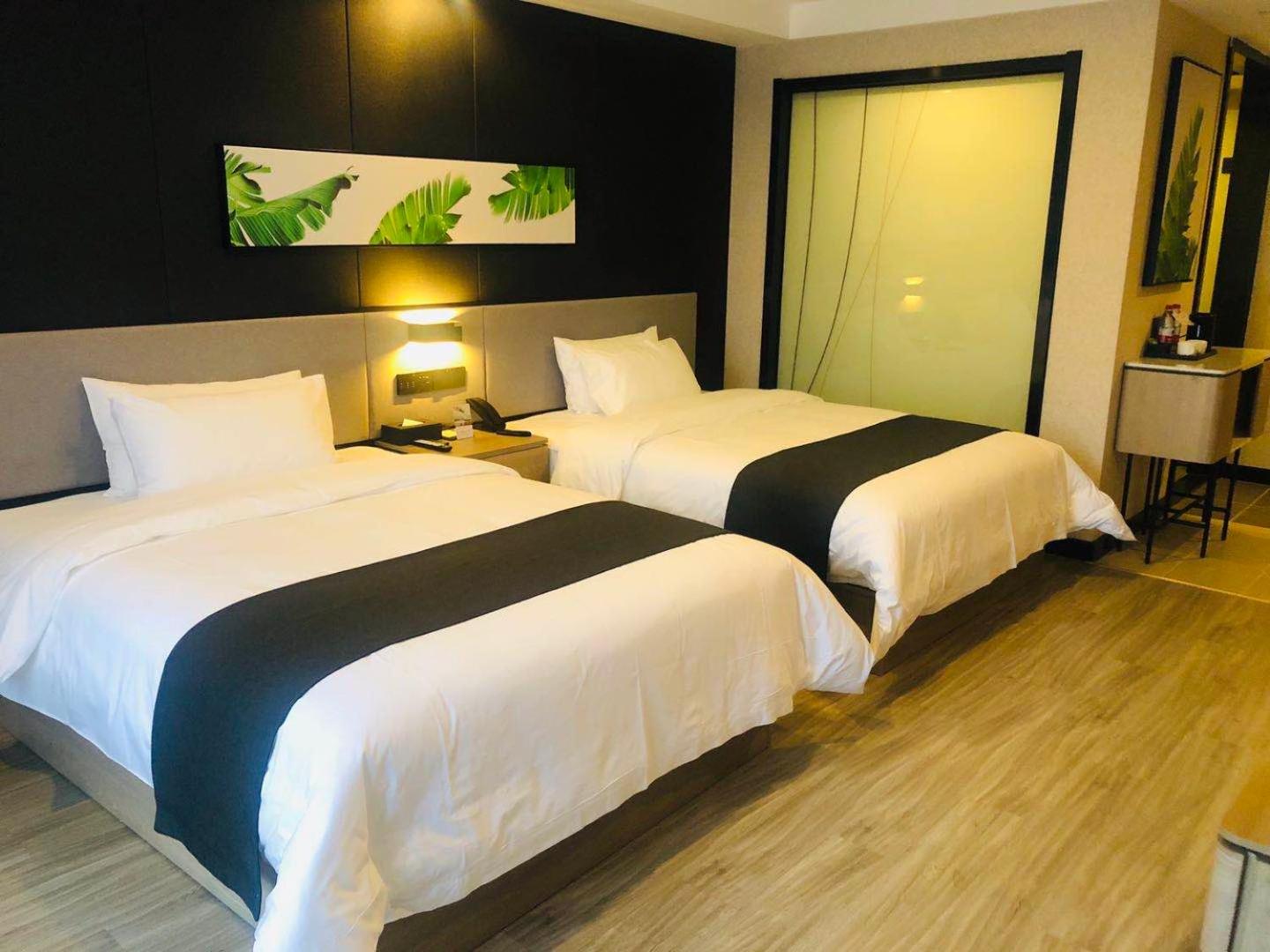 Premium Twin Room photo 3