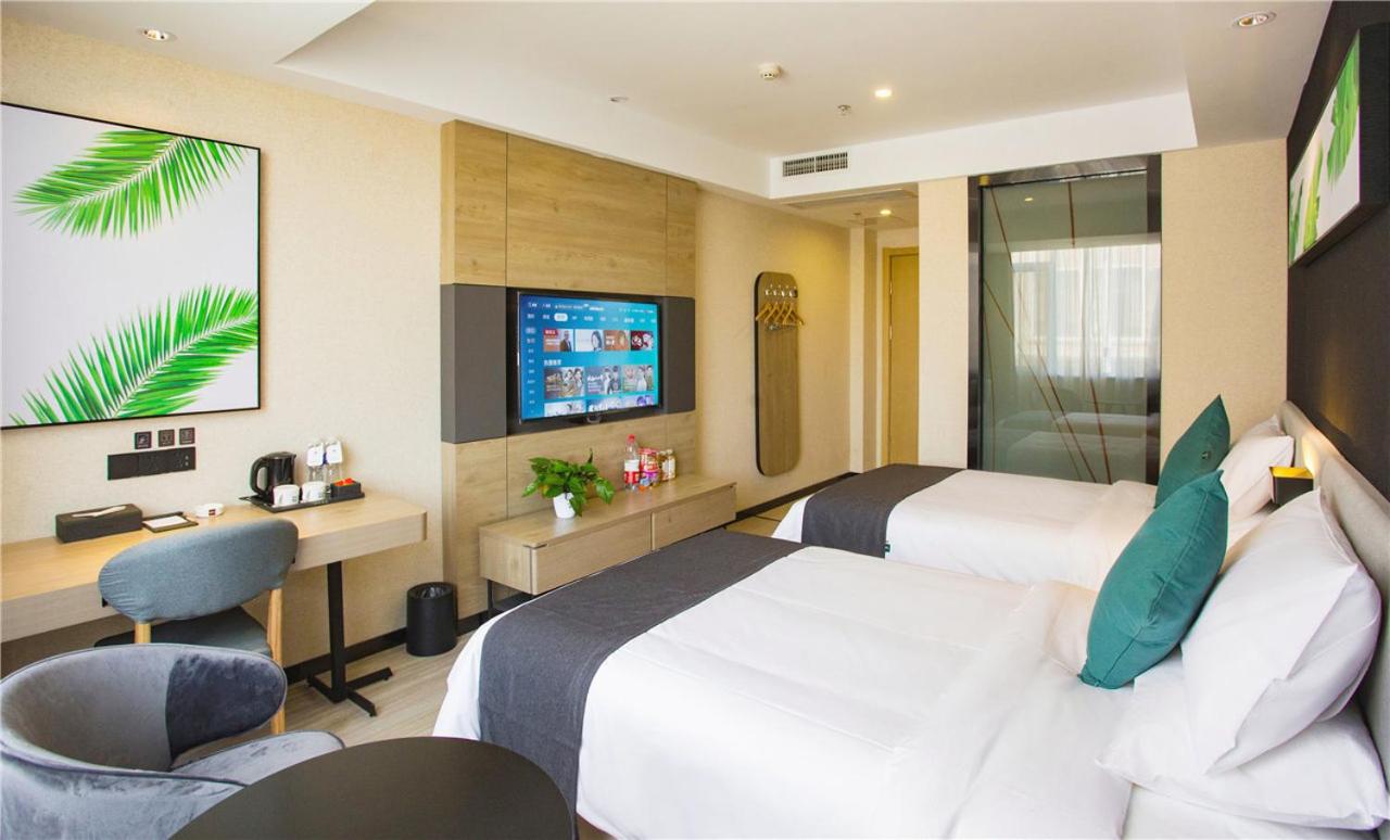 Premium Twin Room photo 3