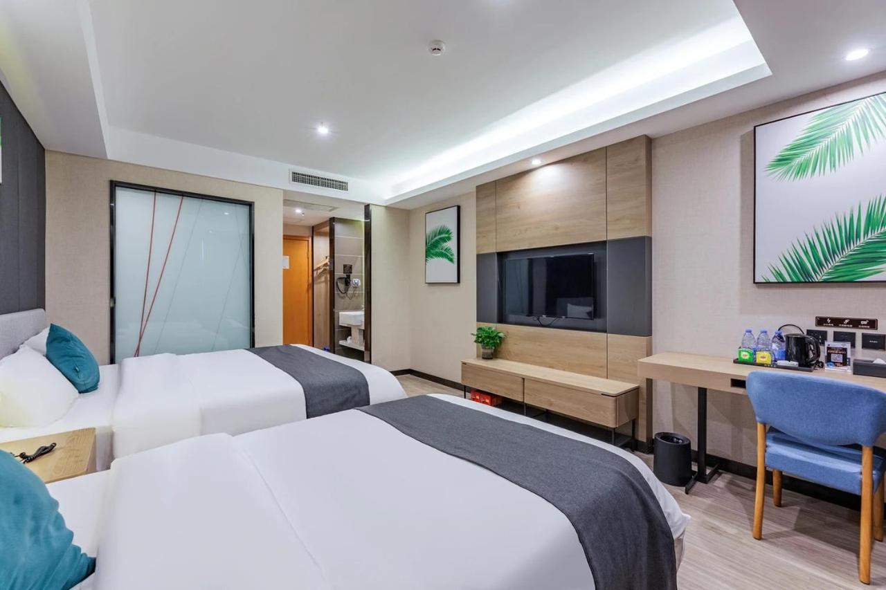 Premium Twin Room photo 2