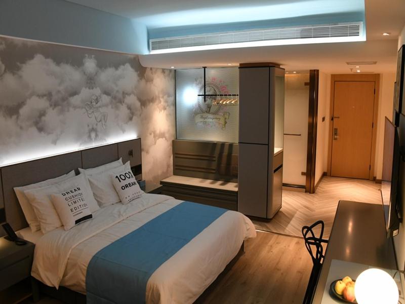Double Room With Angel Theme photo 2